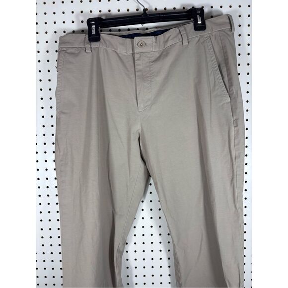 Vineyard Vines on the go performance khaki pants size 36x30 - Picture 3 of 11